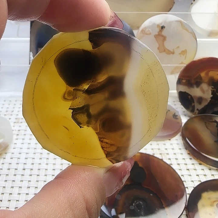 玛瑙/玉髓未镶嵌珠宝奇石