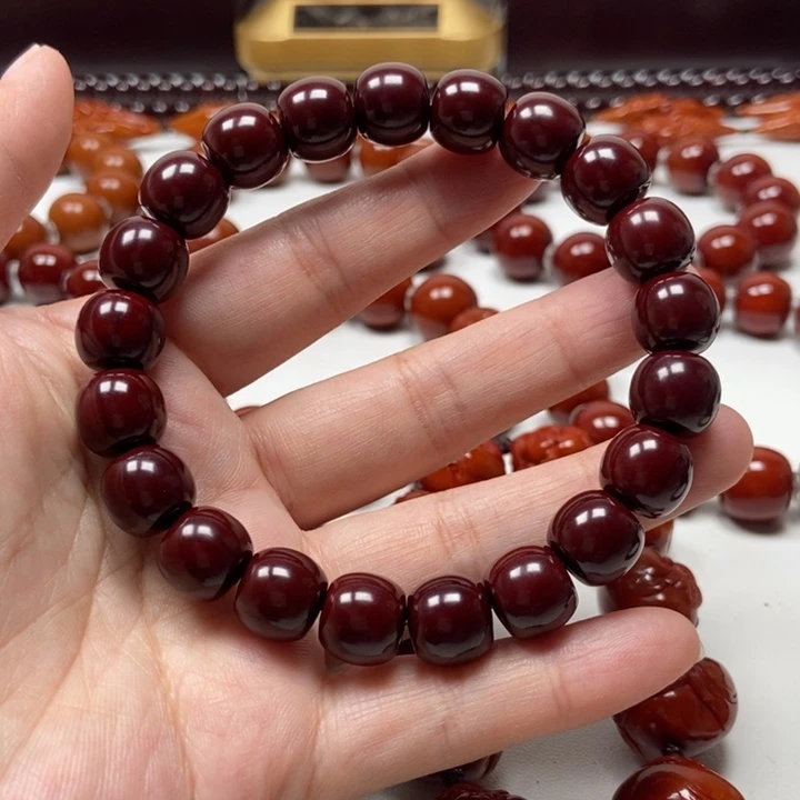 阿***栋橄榄核吊坠猴头猴