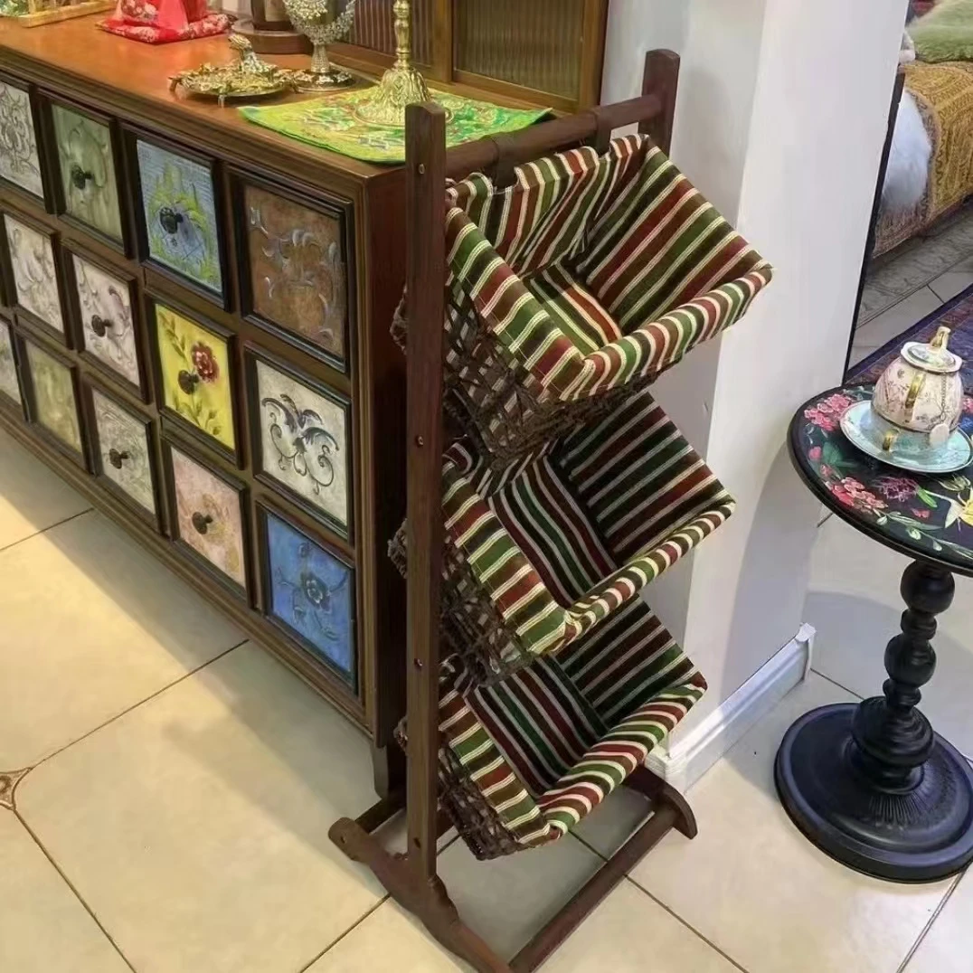 实木置物架零食收纳架卧室客厅通用书报架藤编多层落地收纳篮杂物