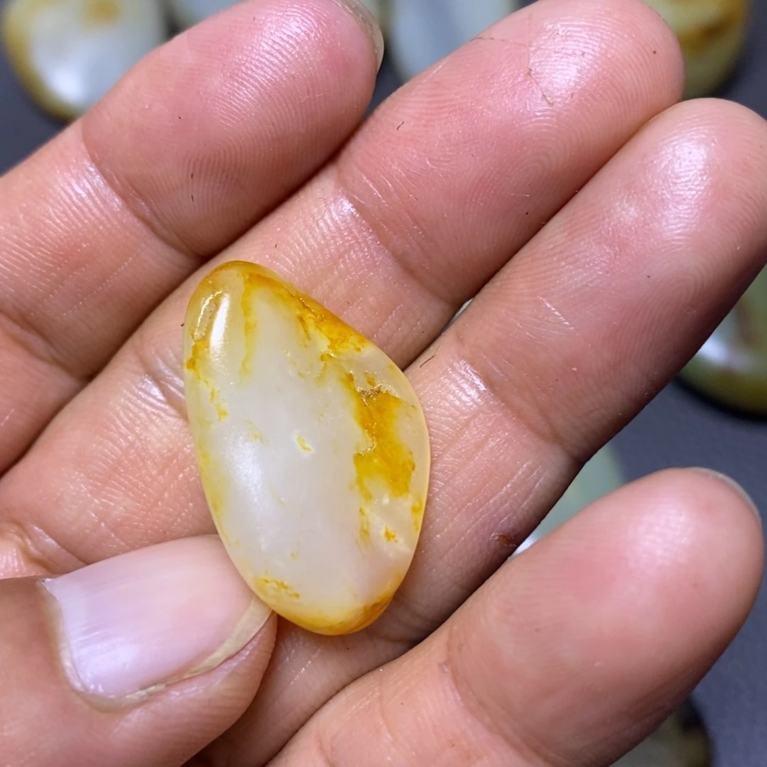 和田玉（糖玉）未镶嵌挂件