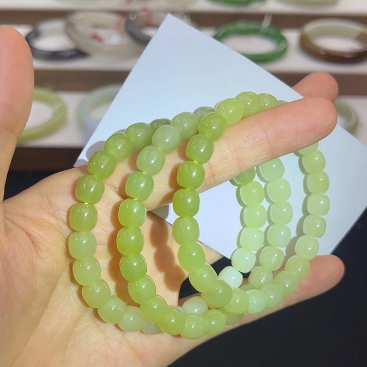 未镶嵌手镯和田玉拍一发一多样发货