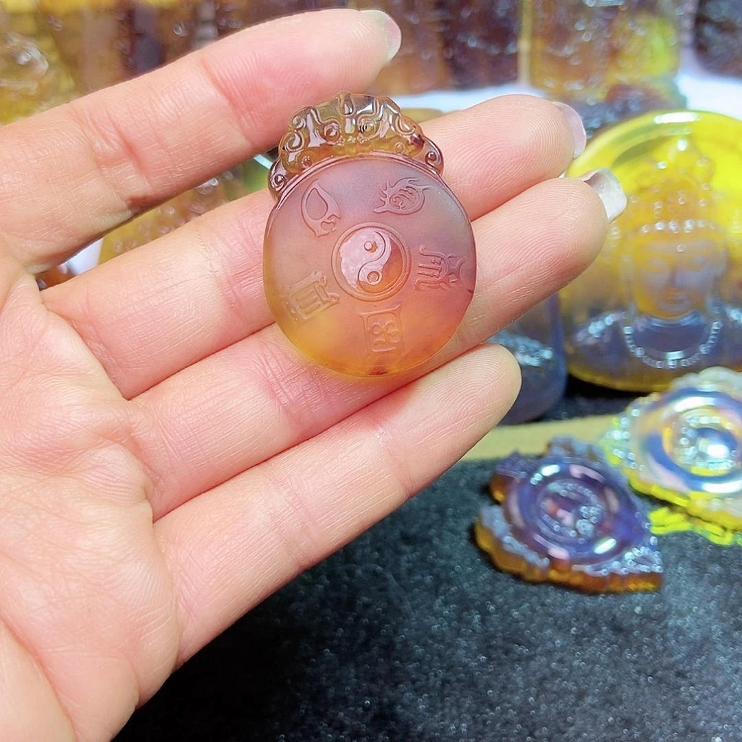 琥珀颈饰未镶嵌太极八卦