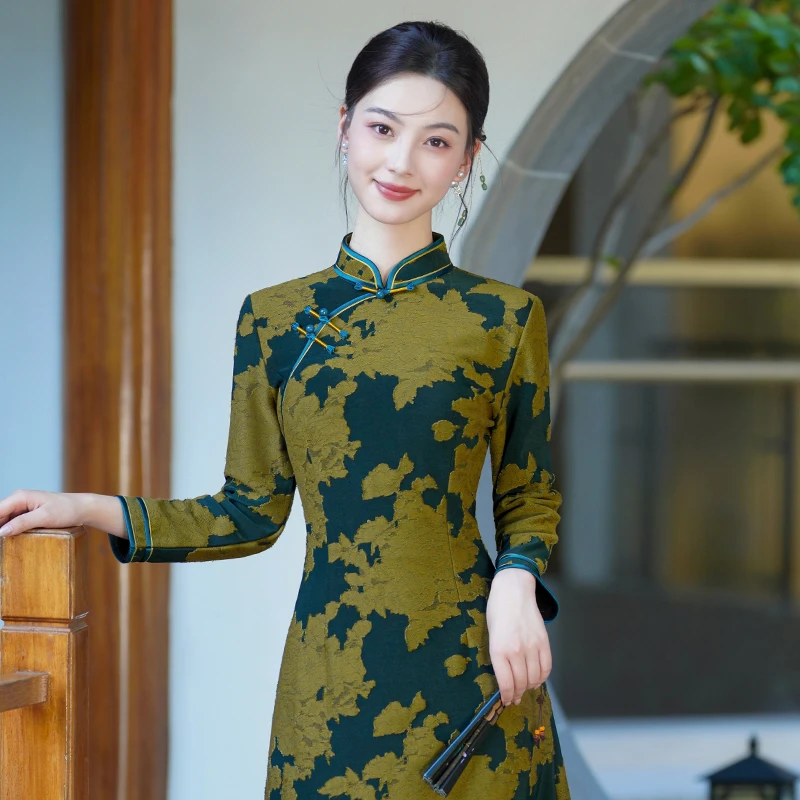 绝美新中式旗袍2025新款秋冬日常可穿妈妈上海国风改良连衣裙长款