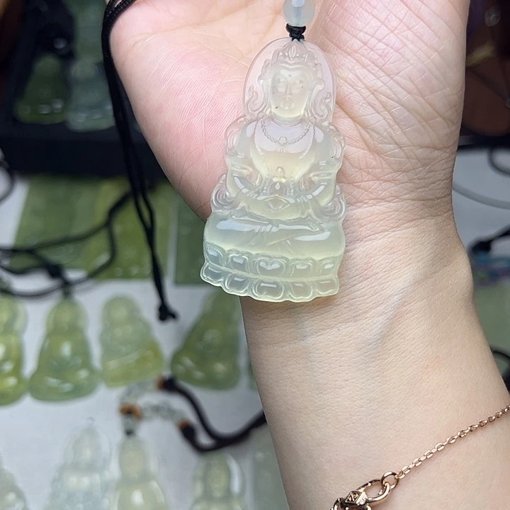 未镶嵌岫玉颈饰吊坠