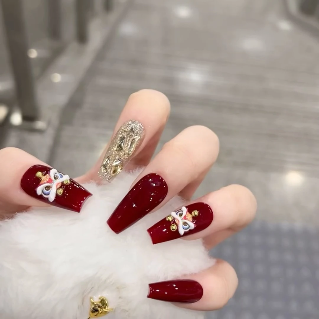 新年战甲纯手工穿戴甲醒狮红色招财美甲高级感闪钻显白假指甲国潮