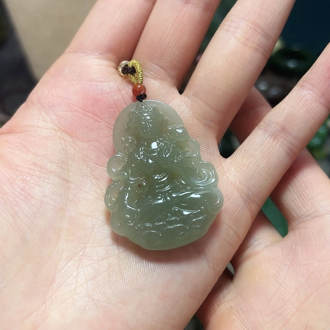 颈饰未镶嵌和田玉吊坠