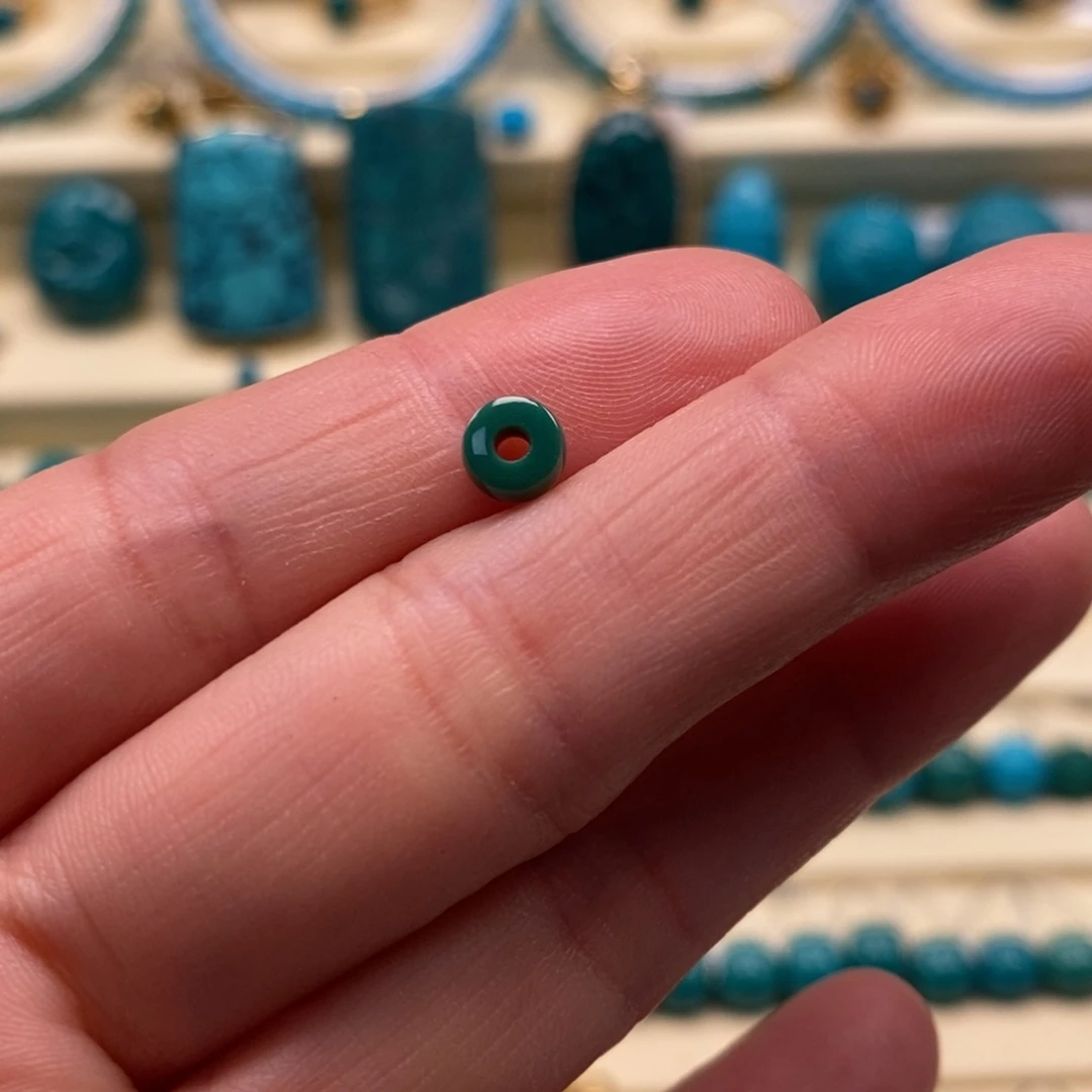 未镶嵌绿松石珠宝奇石直径5.4×3.1油绿直切