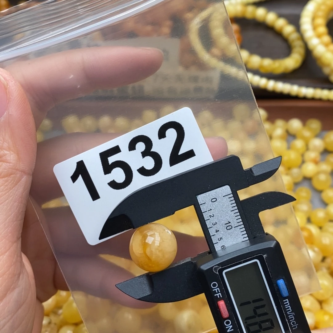 蜜蜡珠宝奇石未镶嵌