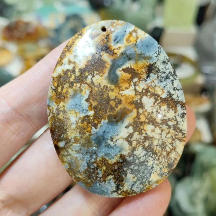 岫玉未镶嵌微瑕挂坠