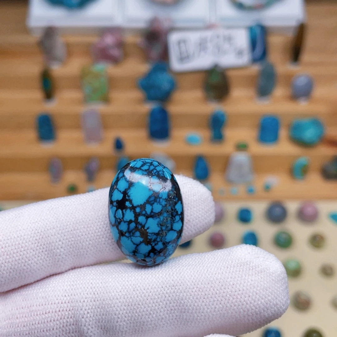 绿松石未镶嵌颈饰