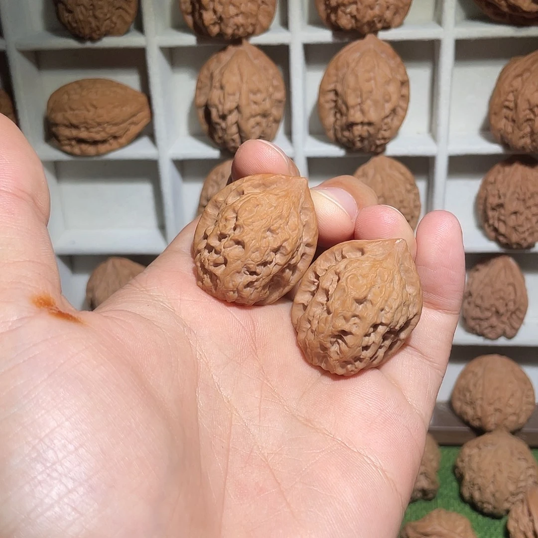 小***秋文玩核桃吊坠30拇指鸡心