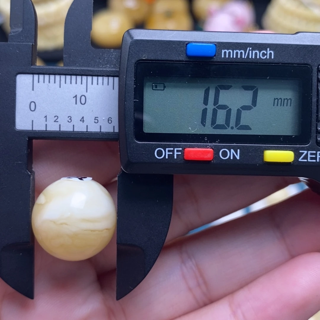 蜜蜡未镶嵌珠宝奇石