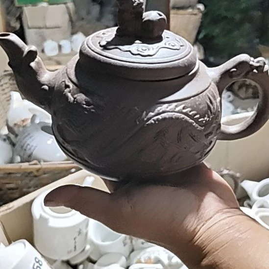 库存微瑕龙紫砂壶一个