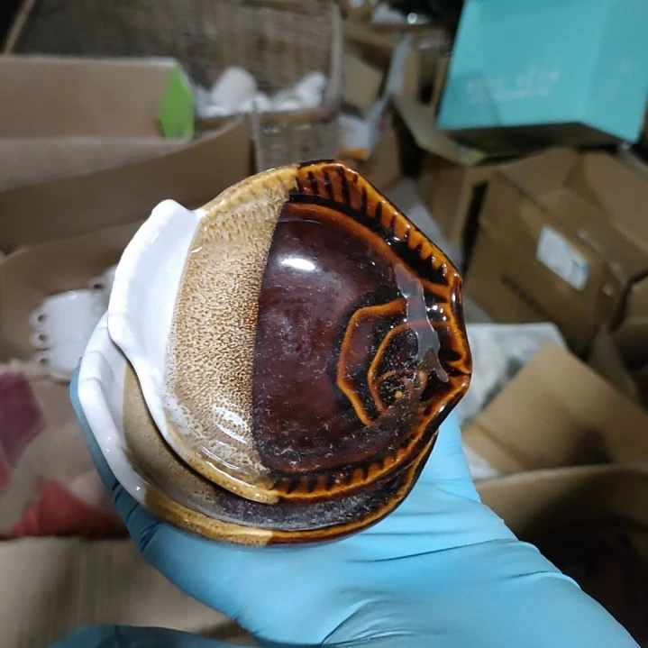 摆件盘子碗茶壶啥都有