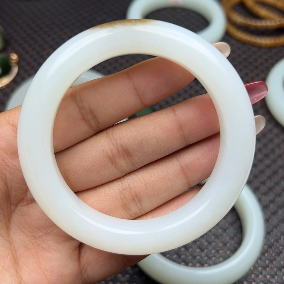 和田玉吊坠未镶嵌