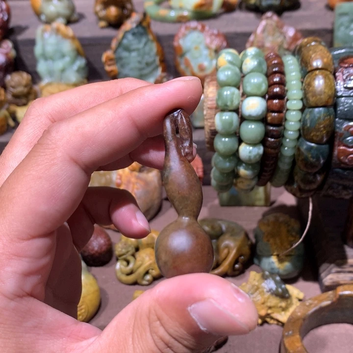 岫岩河磨玉（透闪石质玉）未镶嵌挂件