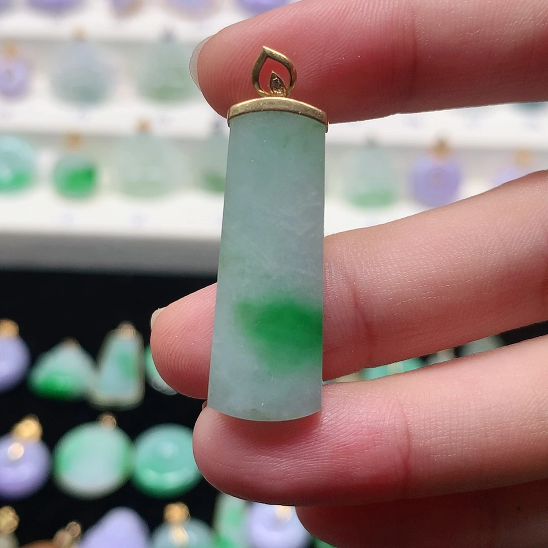 颈饰18K金镶嵌翡翠翡翠吊坠