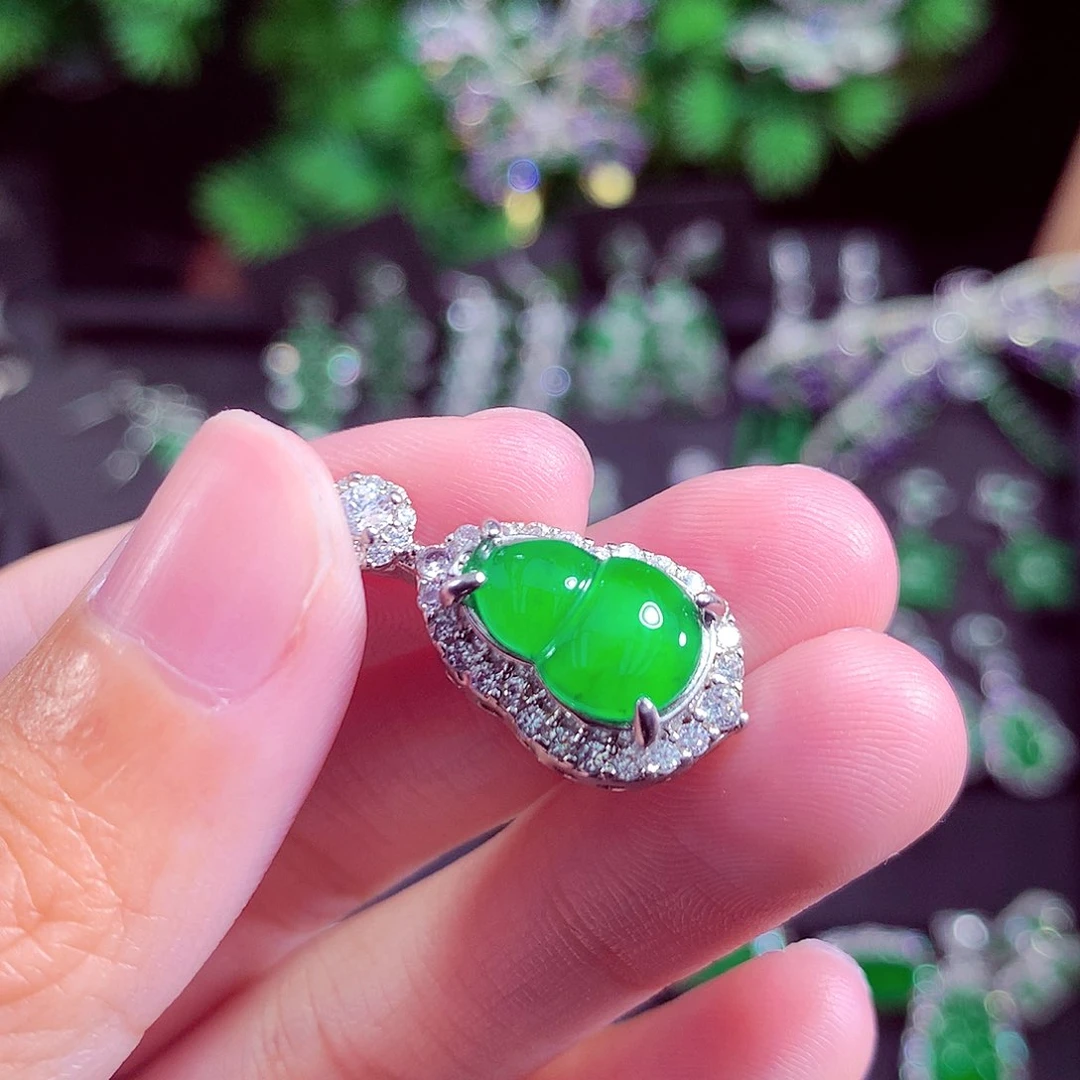 颈饰未镶嵌翡翠天然