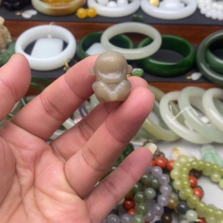 姗****和田玉未镶嵌吊坠(不含链)