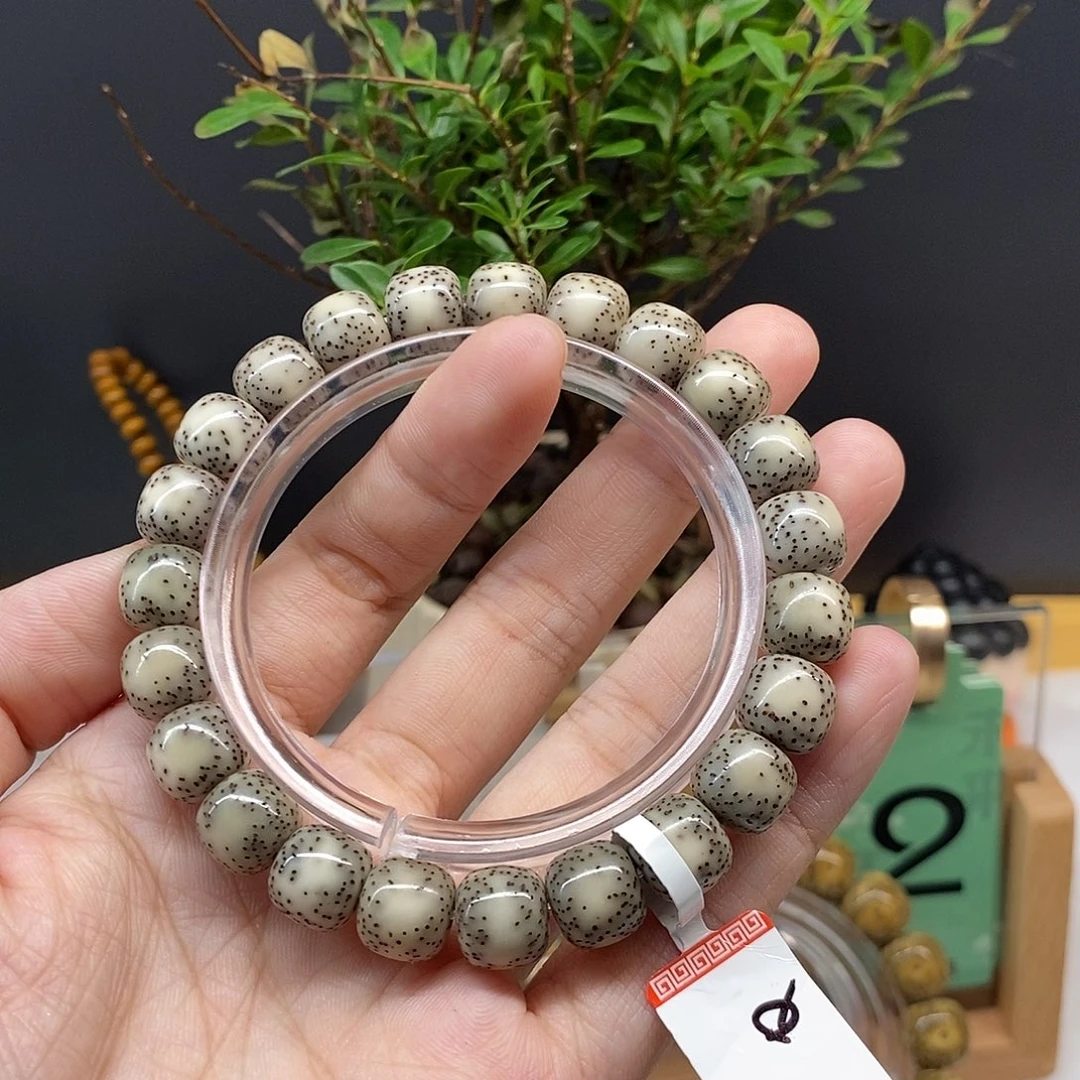 手串星月菩提奶奶灰侧留白