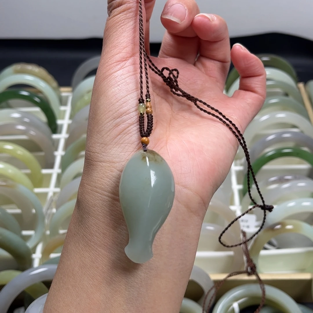 妙***.和田玉未镶嵌吊坠(赠链)