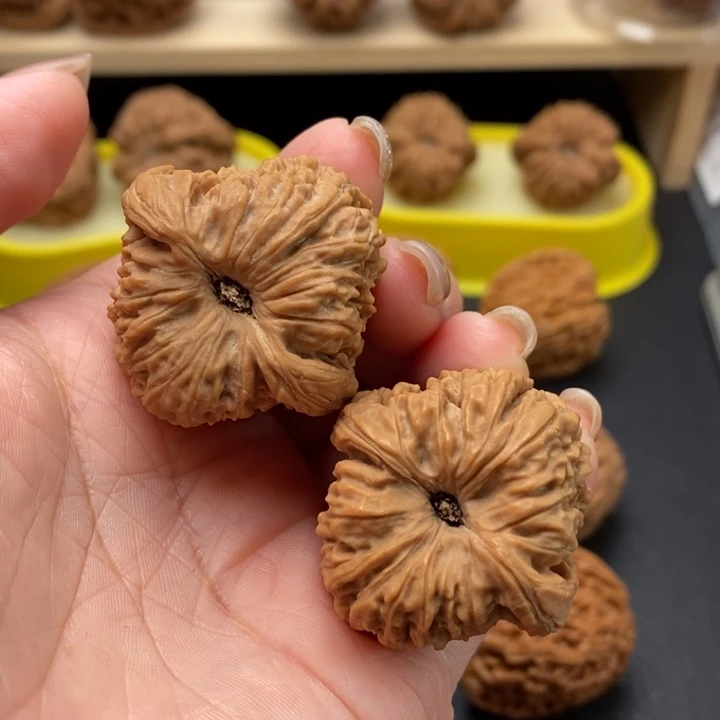 文玩核桃吊坠拉丝酒杯凹底小高炮0870