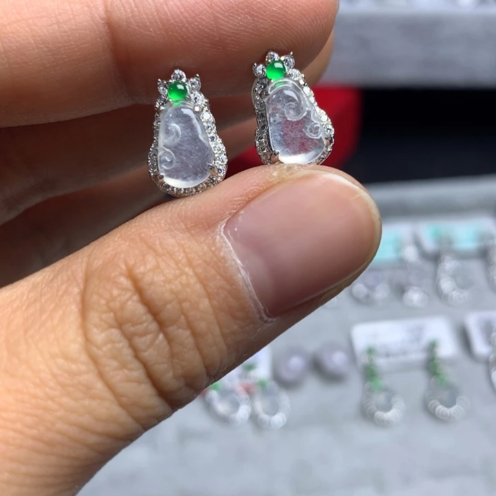 翡翠未镶嵌戒指银托