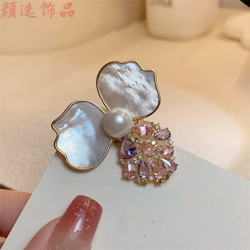 铜胸针 新款贝壳三瓣花胸针女士高级感配色小众奢华优雅大气服装