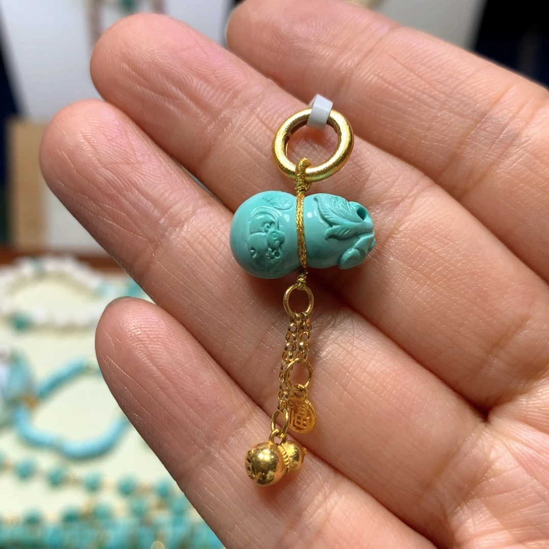 绿松石18K金镶嵌挂件