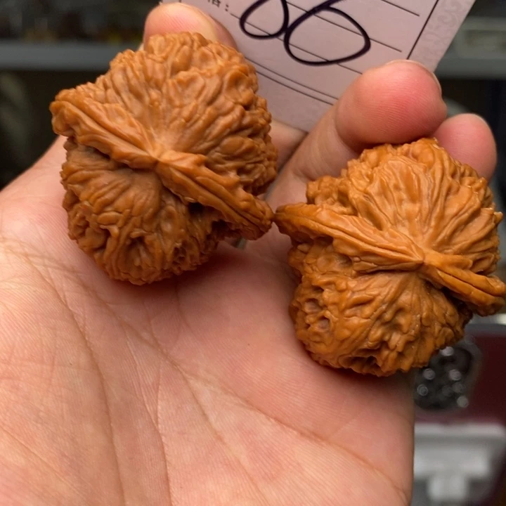 未***我文玩核桃把件文玩核桃三角白40-86