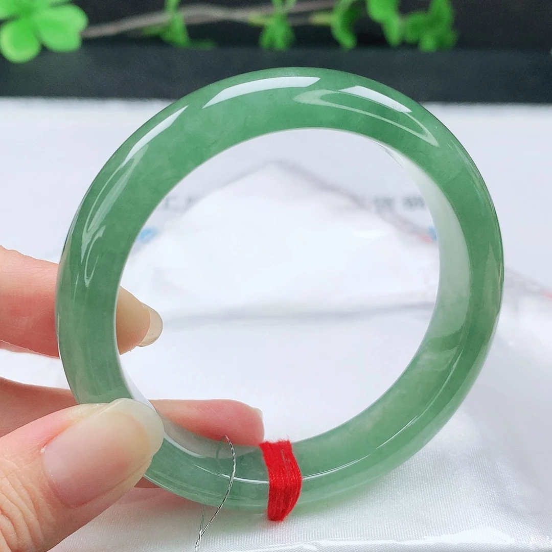 翡翠手镯未镶嵌57圈