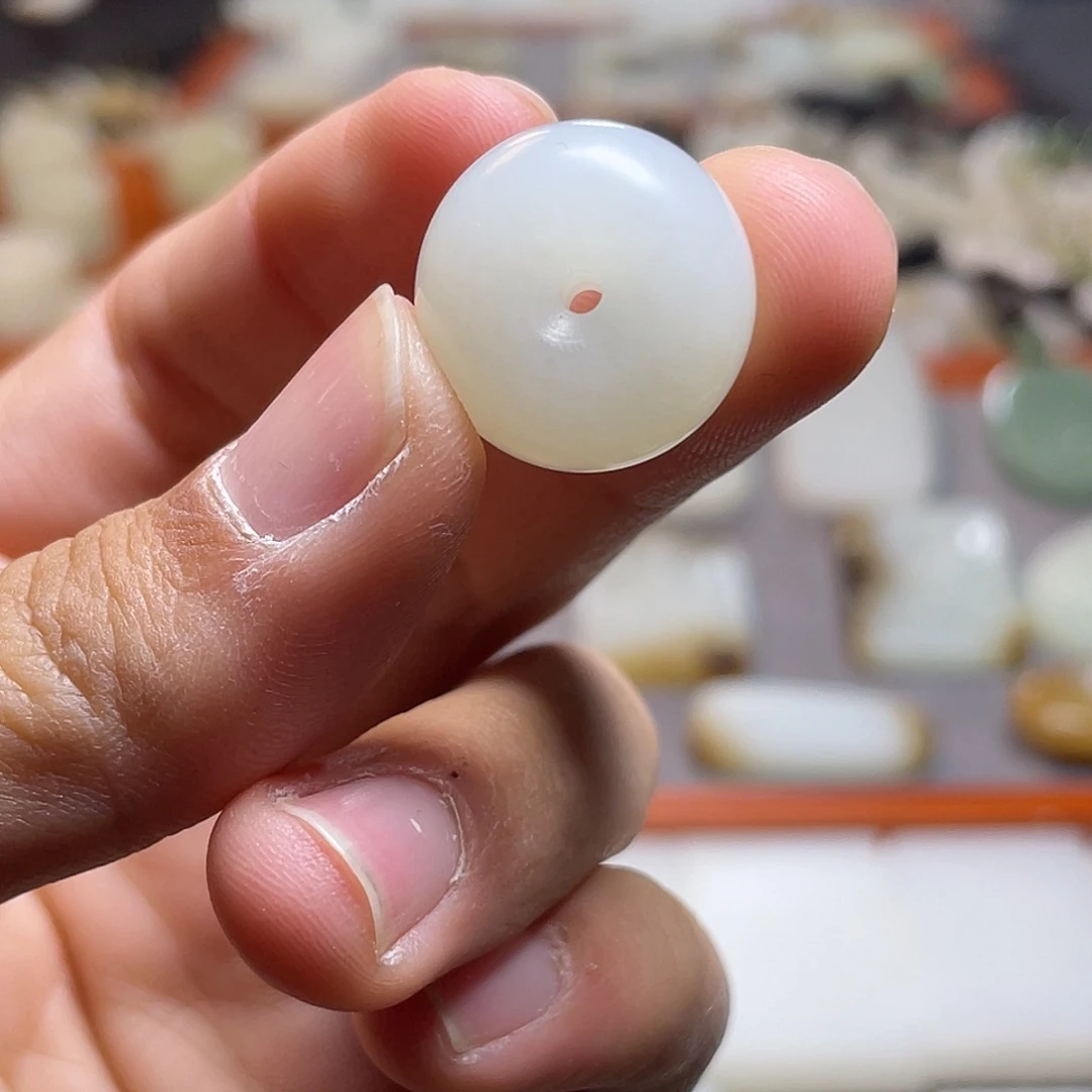 和田玉颈饰未镶嵌挂件