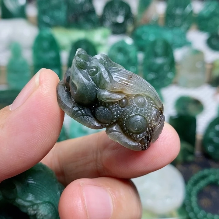 未镶嵌独山玉颈饰