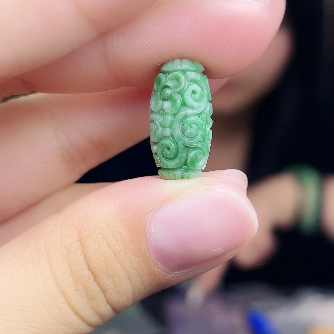 颈饰未镶嵌翡翠多样性