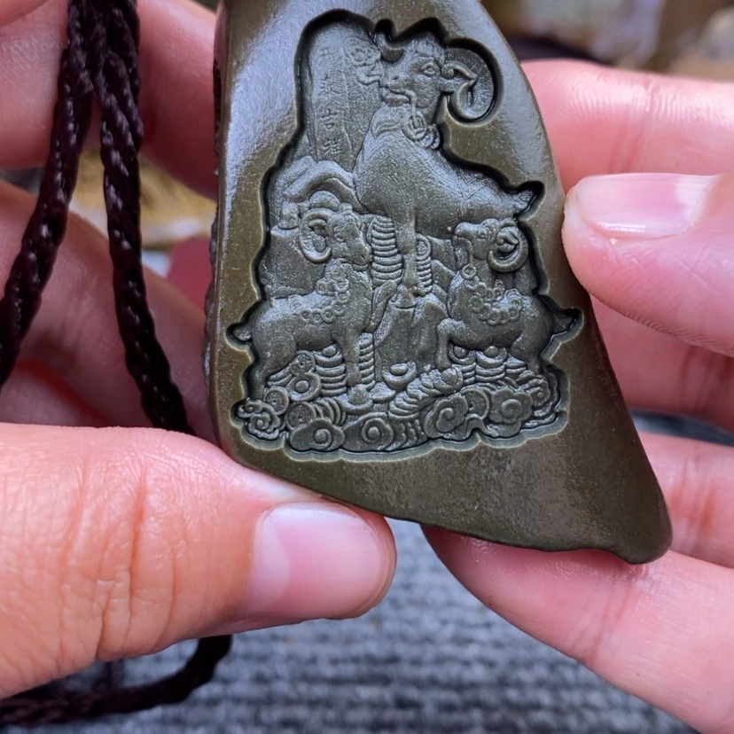 【闪购商品】原石雕刻手把件