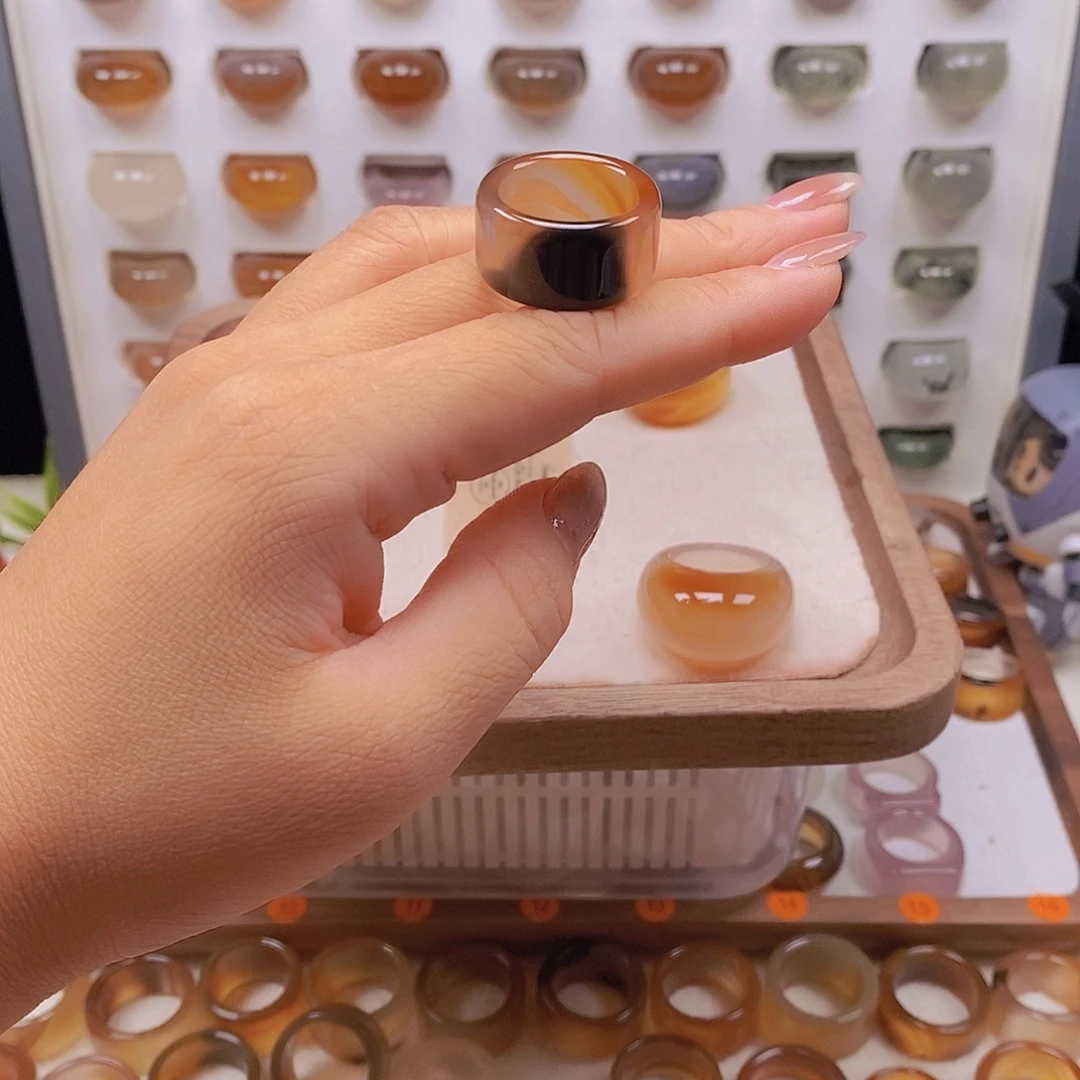 朱***美玛瑙/玉髓未镶嵌戒指港19