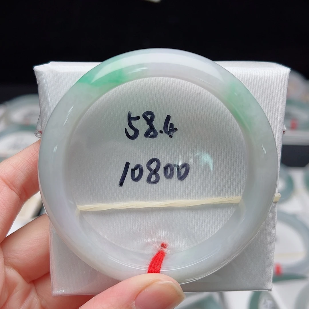 翡翠未镶嵌手镯A货