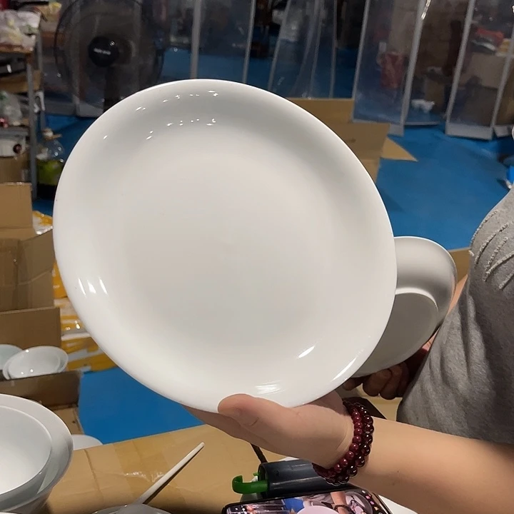 瓷片云白十英寸深盘一个，包邮
