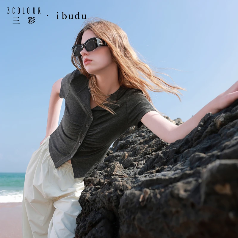 三彩ibudu2025夏季新款翻领修身收腰显瘦T恤正肩短袖短款女