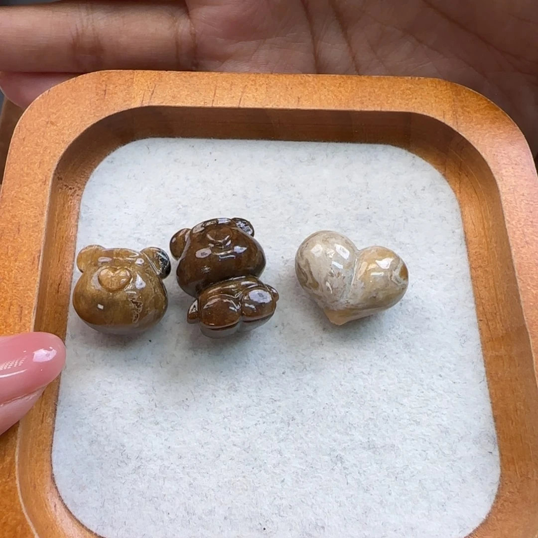 琥珀颈饰未镶嵌琥珀