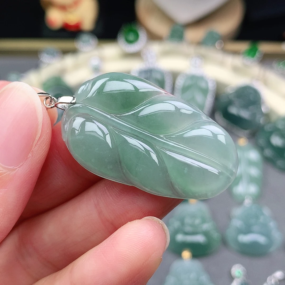 翡翠未镶嵌颈饰吊坠