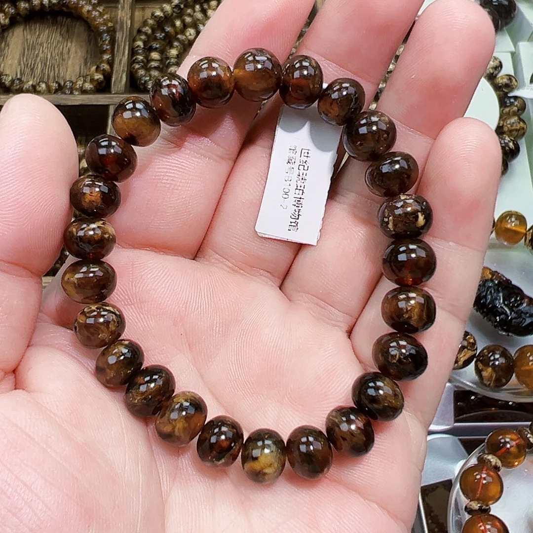 琥珀未镶嵌颈饰抚顺