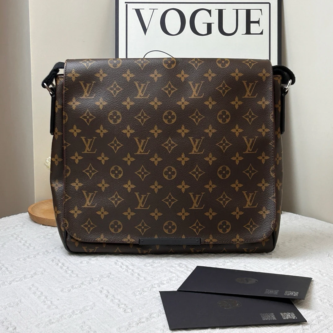 95新 LouisVuitton/路易威登 男士邮差老花 16年/JW6361