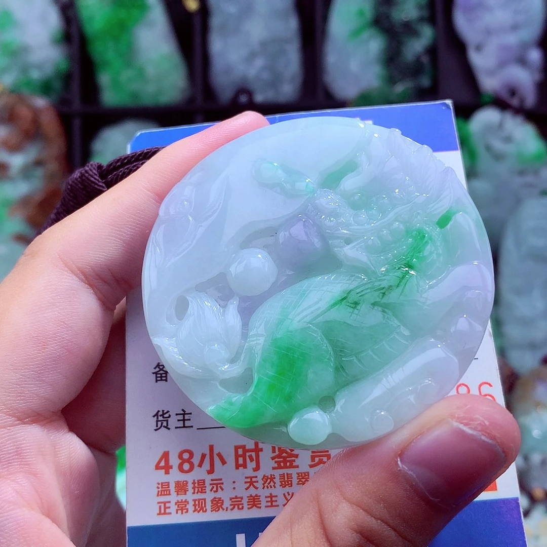 翡翠未镶嵌颈饰挂件