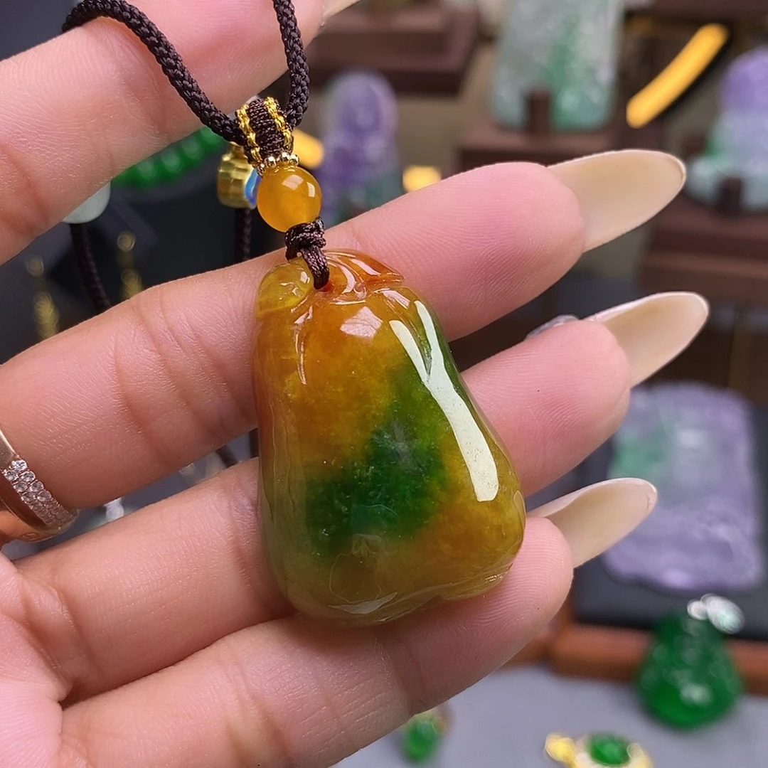 吊坠(赠链)未镶嵌翡翠