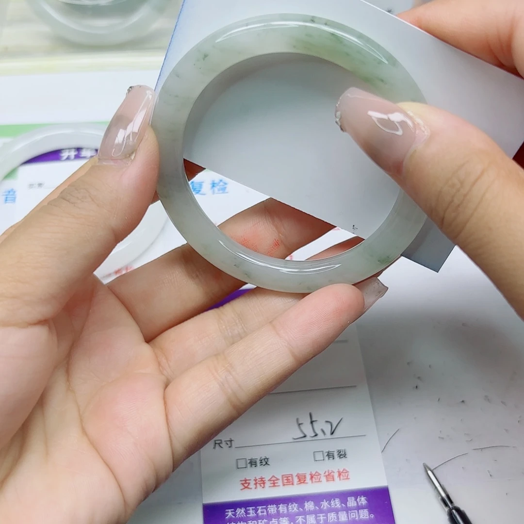 石英质玉未镶嵌手镯13/5554