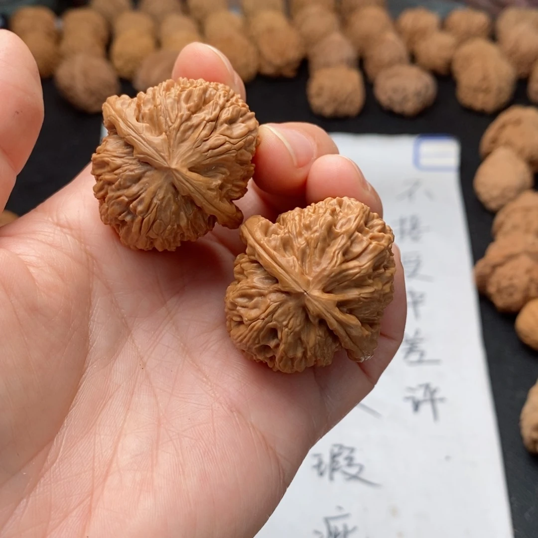 文玩核桃吊坠啊***~005。白狮子福利