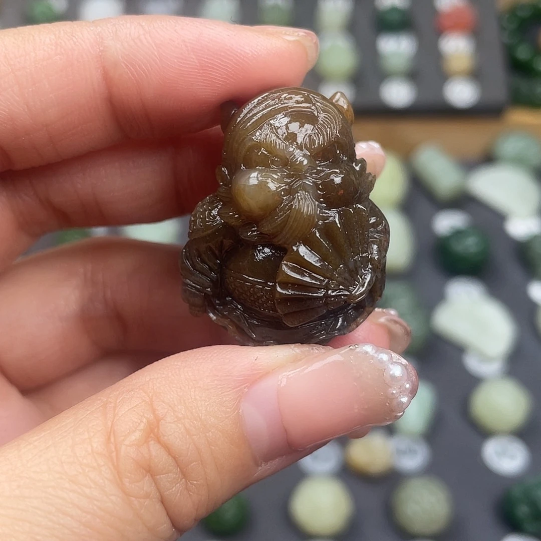 和田玉颈饰未镶嵌。**。糖料钟馗挂坠颈饰定制