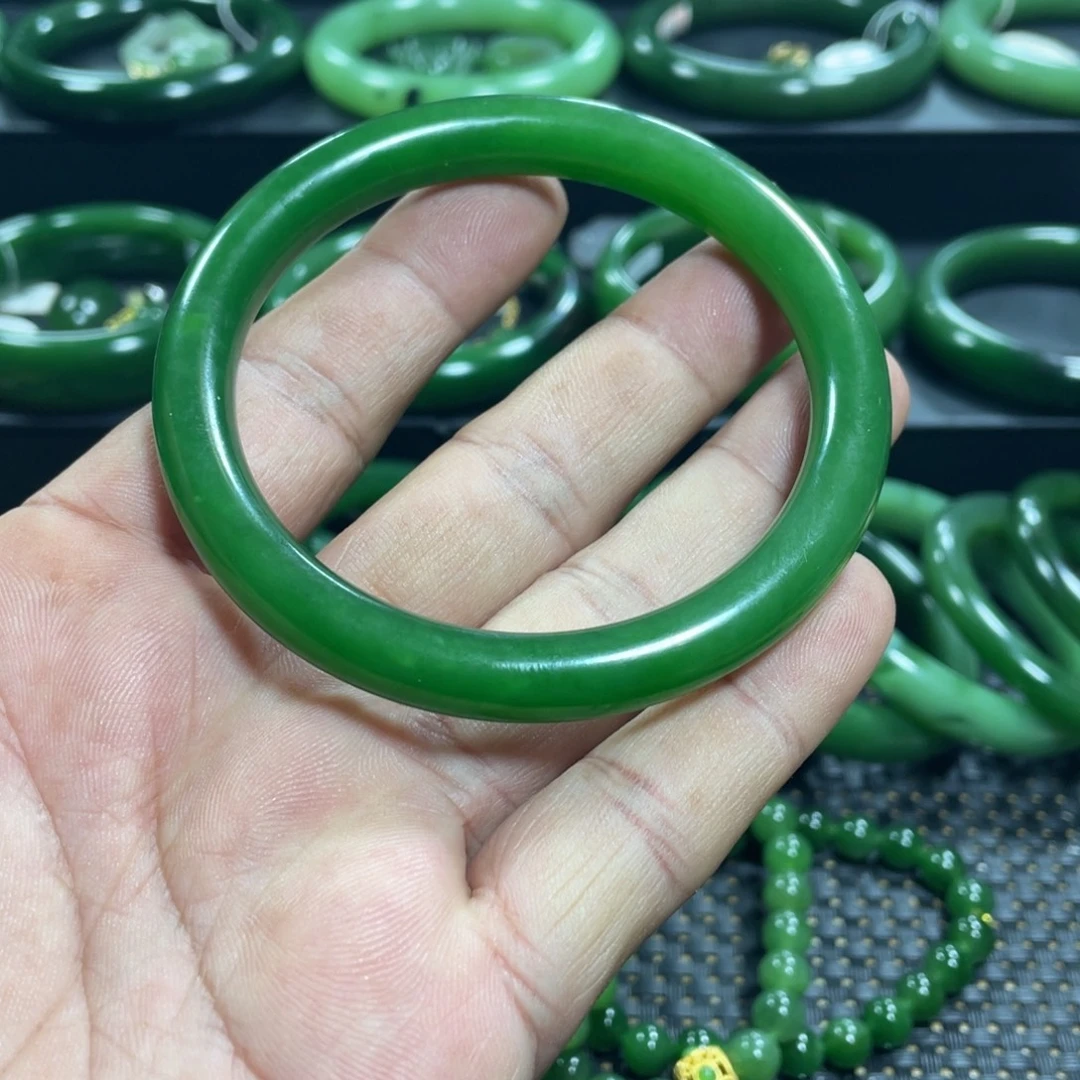 和田玉（碧玉）未镶嵌手镯