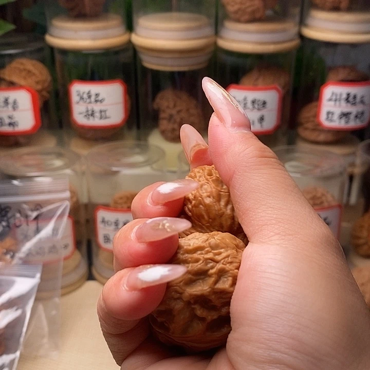 隋***文玩核桃把件595核桃